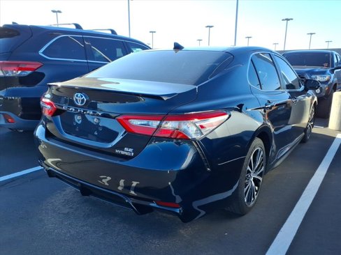 Certified 2019 Toyota Camry SE image 4