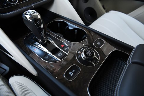 New 2025 Bentley Bentayga Extended Wheelbase image 18