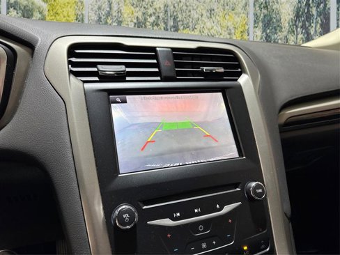 Used 2014 Ford Fusion SE w/ Equipment Group 202A image 26
