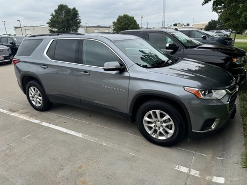Used 2020 Chevrolet Traverse LT w/ Driver Confidence II Package image 1