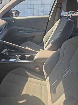 Used 2022 Hyundai Elantra Blue image 4