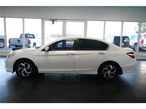 Used 2017 Honda Accord LX image 4