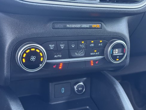 Used 2020 Ford Escape SE image 6