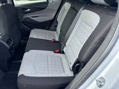 Used 2023 Chevrolet Equinox LT w/ Driver Convenience Package image 7