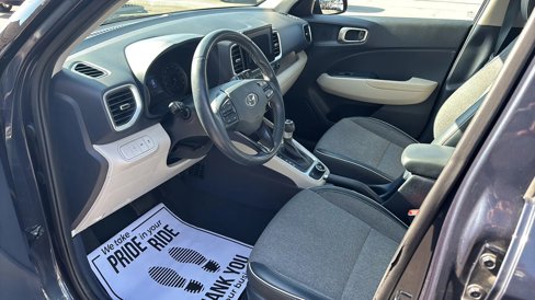 Used 2020 Hyundai Venue image 17