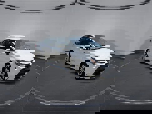 Used 2024 Toyota Corolla LE image 2