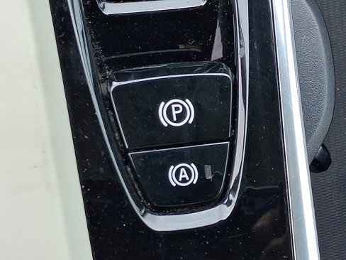 Used 2020 Volvo S60 T6 Momentum w/ Protection Package image 27