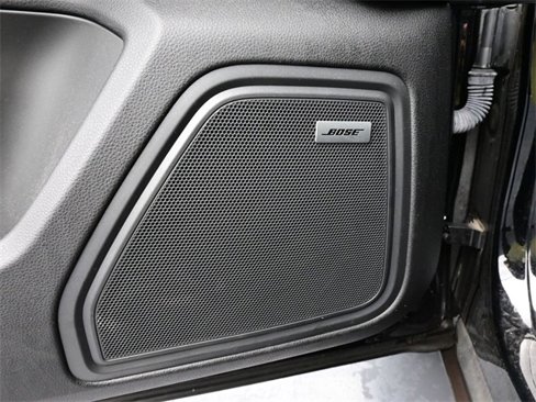 Certified 2021 Porsche Macan image 9
