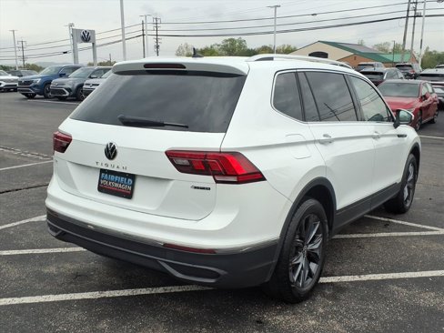 Certified 2022 Volkswagen Tiguan SE image 7