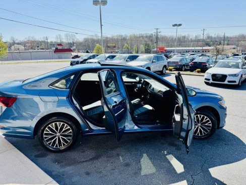 Used 2021 Volkswagen Jetta SE image 16