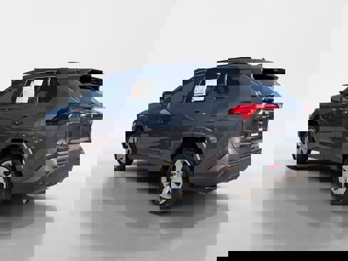Used 2019 Toyota RAV4 LE image 5