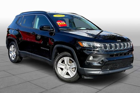 Used 2022 Jeep Compass Latitude image 2