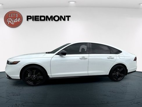 Used 2023 Honda Accord Sport image 6