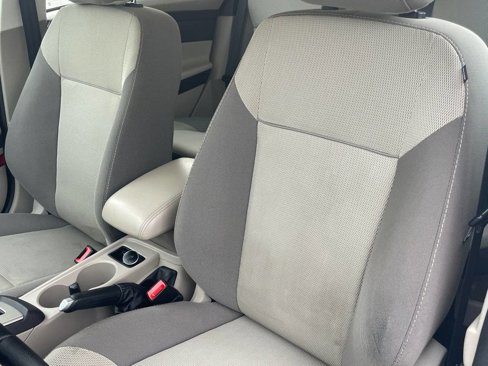 Used 2014 Ford Focus SE image 16
