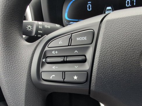 New 2025 Hyundai Venue SE image 19