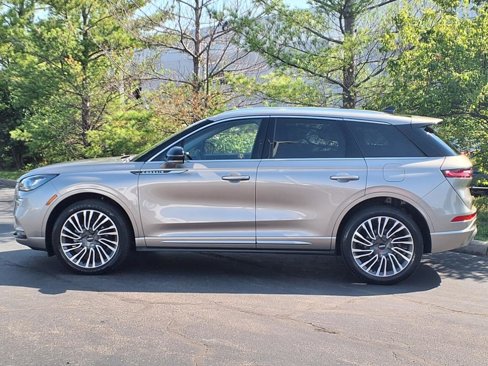 Used 2021 Lincoln Corsair Reserve w/ Sport Package image 3