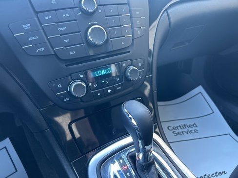 Certified 2012 Buick Regal Leather image 16