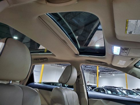 Used 2015 Toyota Venza XLE image 15