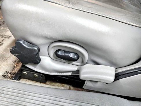 Used 2002 Buick Le Sabre Custom w/ Luxury Pkg image 8