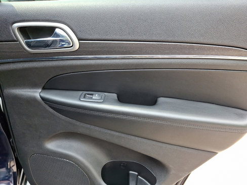 Used 2018 Jeep Grand Cherokee Limited image 13