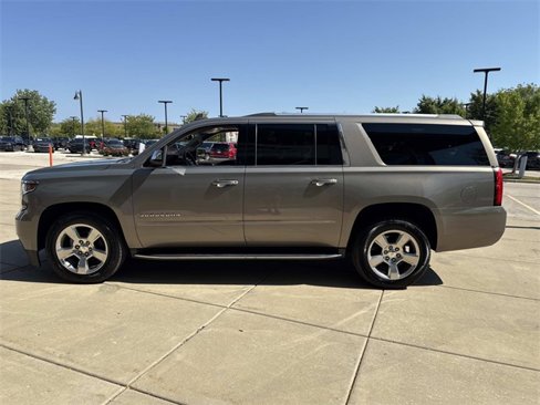 Used 2017 Chevrolet Suburban Premier image 8