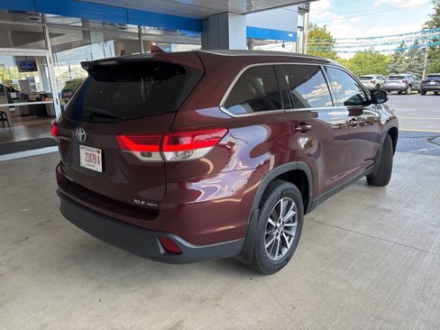 Used 2019 Toyota Highlander XLE image 5