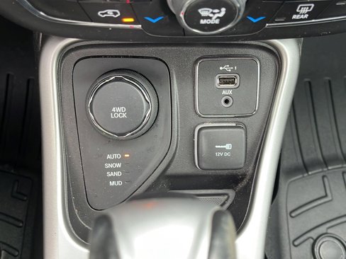 Used 2020 Jeep Compass Latitude w/ Popular Equipment Group image 18