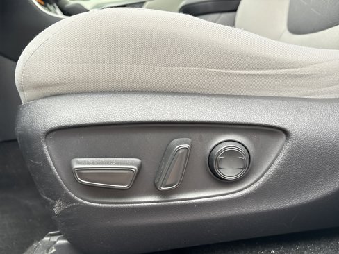 Used 2019 Toyota RAV4 XLE image 37