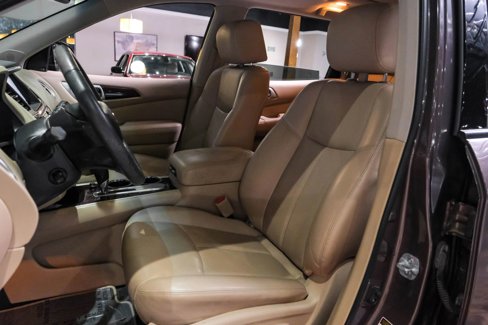 Used 2016 Nissan Pathfinder Platinum w/ Family Entertainment Package image 4