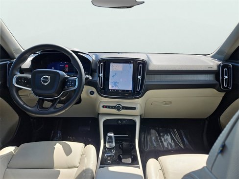 Used 2023 Volvo XC40 B5 Plus w/ Driver Assist Package image 11
