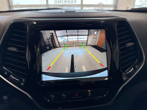 Used 2021 Jeep Cherokee Limited w/ Elite Package image 4