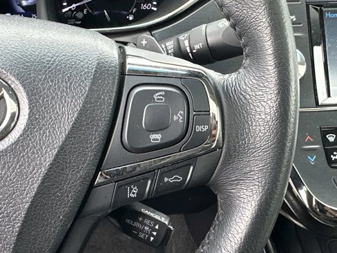 Used 2018 Toyota Avalon XLE Premium image 25