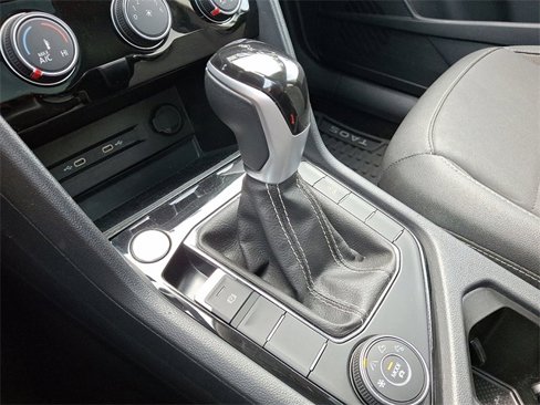 Used 2023 Volkswagen Taos SE w/ Panoramic Sunroof Package image 15