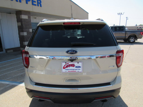 Used 2018 Ford Explorer XLT w/ Equipment Group 201A image 6