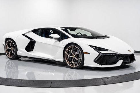 Used 2024 Lamborghini Revuelto image 39