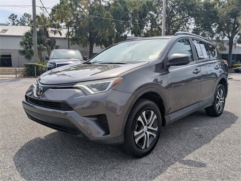 Used 2017 Toyota RAV4 LE image 8