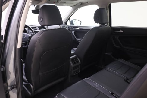 Used 2019 Volkswagen Tiguan SEL Premium image 10