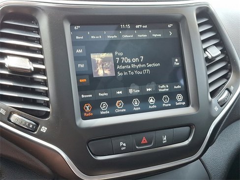 Used 2022 Jeep Cherokee Latitude Lux w/ Sun & Sound Group image 18
