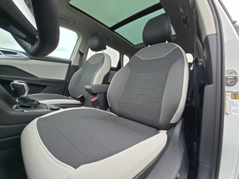 New 2025 Volkswagen Taos SE image 23