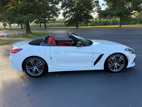 Used 2022 BMW Z4 M40i w/ Premium Package image 19