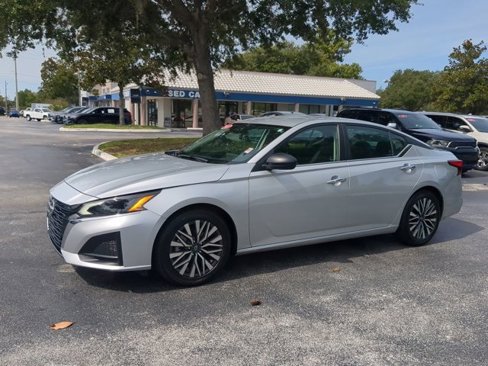 Used 2024 Nissan Altima 2.5 SV image 8