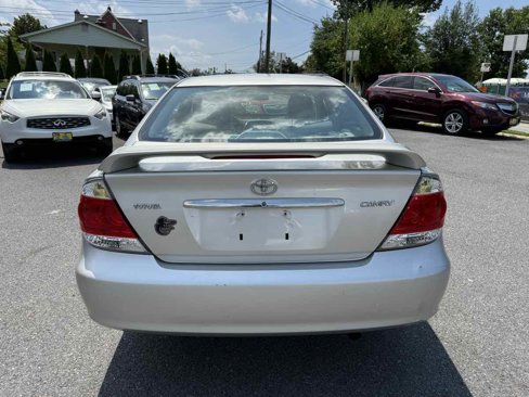 Used 2005 Toyota Camry image 6