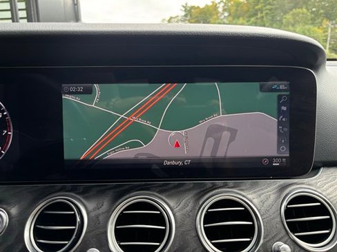 Used 2020 Mercedes-Benz E 350 4MATIC Sedan image 26