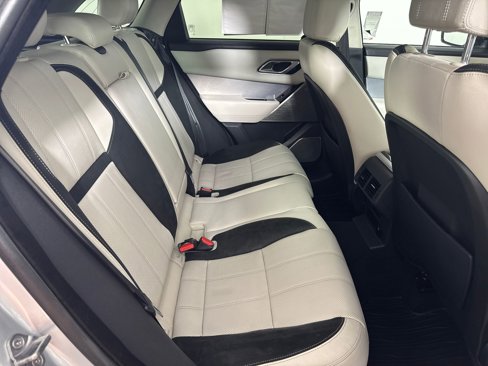 Used 2018 Land Rover Range Rover Velar R-Dynamic SE image 29