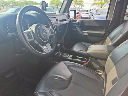 Used 2017 Jeep Wrangler Freedom Edition image 8