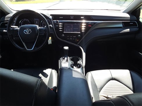 Used 2019 Toyota Camry SE image 10