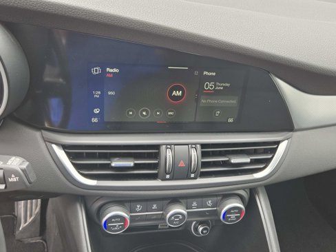 Used 2024 Alfa Romeo Giulia Ti image 27