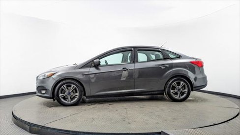 Used 2018 Ford Focus SE w/ SE Appearance Package image 3