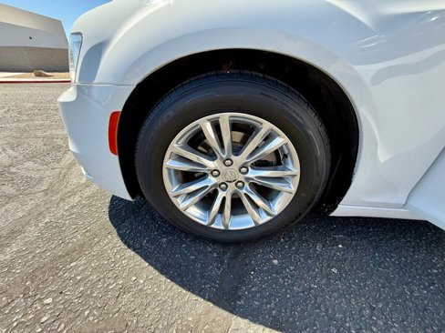 Used 2017 Chrysler 300 C image 28