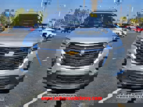 Used 2022 Chevrolet Traverse LS image 2